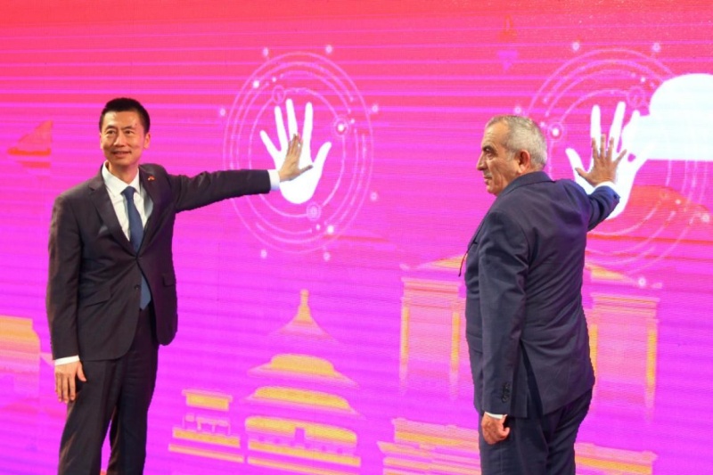 中國駐約旦大使郭偉與約旦文化大臣穆斯塔法·拉瓦希德共同啟動系列活動，納達爾·達烏德攝